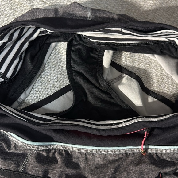 lululemon speed shorts. Size 6. Preloved - Picture 7 of 7